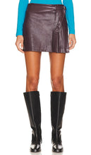 Jakke Polly Skirt in Burgundy - Jupe Jakke Polly en bordeaux - Jakke Polly 酒红色半身裙 - Jakke Polly Rock in Burgund - JAKKE 폴리 스커트 - Gonna Jakke Polly in Borgogna