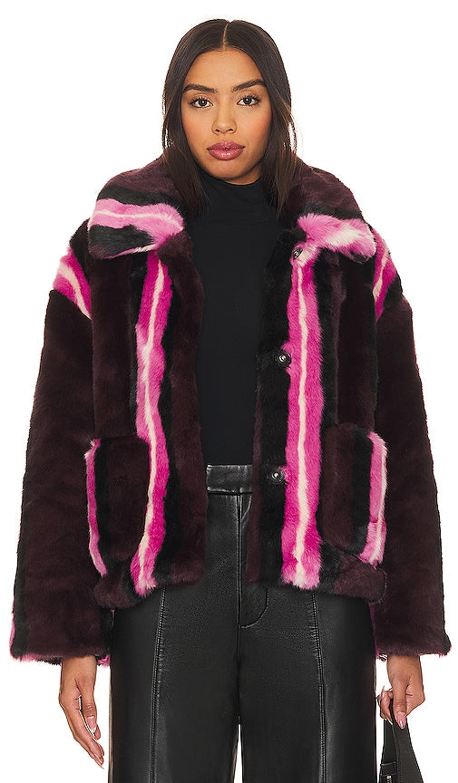 Jakke Traci Coat in Burgundy - Manteau Jakke Traci en Bourgogne - Jakke Traci 酒红色外套 - Jakke Traci Mantel in Burgund - Jakke Traci 코트 - Cappotto Jakke Traci in Borgogna