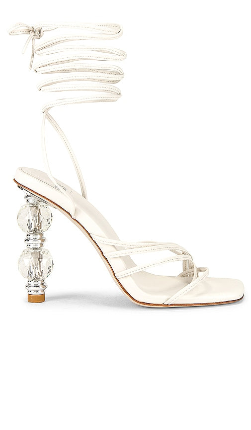 Jeffrey Campbell Bijouxx Sandal in Ivory - Sandale Jeffrey Campbell Bijouxx en ivoire - Jeffrey Campbell Bijouxx 象牙色凉鞋 - Jeffrey Campbell Bijouxx Sandale in Elfenbein - 아이보리 색상의 Jeffrey Campbell Bijouxx 샌들 - Sandalo Jeffrey Campbell Bijouxx in avorio