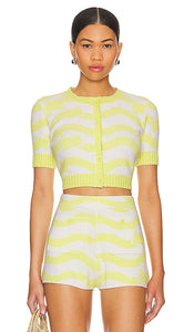 JoosTricot Short Sleeve Crop Cardigan in Yellow - JoosTricot Cardigan court à manches courtes en jaune - JoosTricot 黄色短袖短款开衫 - JoosTricot Kurzärmliger Crop-Cardigan in Gelb - JoosTricot 쇼트슬리브 크롭 가디건 (옐로우 색상) - Cardigan corto a maniche corte JoosTricot in giallo