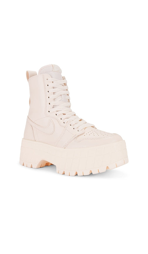 Jordan Air Jordan 1 Brooklyn Boot in Peach
