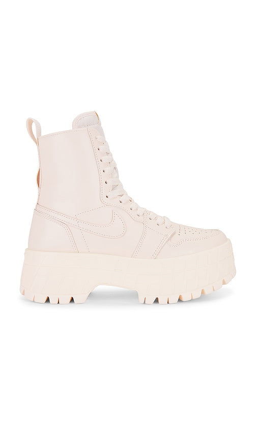 Jordan Air Jordan 1 Brooklyn Boot in Peach | Guava Ice & Sail Sneaker Boots for Women