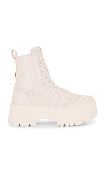 Jordan Air Jordan 1 Brooklyn Boot in Peach | Guava Ice & Sail Sneaker Boots for Women