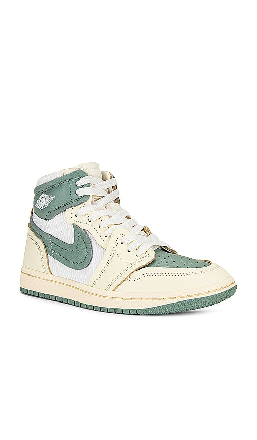 Jordan Air Jordan 1 High MM Sneaker in Ivory