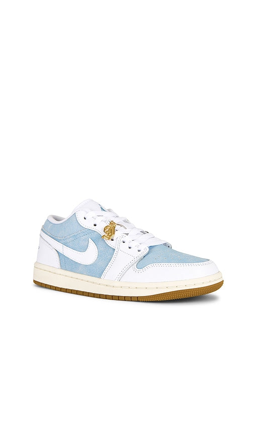 Jordan Air Jordan 1 Low Se Sneaker in Baby Blue