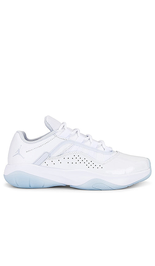 Jordan Air Jordan 11 CMFT Low Sneaker in White - Jordan - Air Jordan 11 CMFT - Baskets basses - Blanc - Jordan Air Jordan 11 CMFT 白色低帮运动鞋 - Jordan Air Jordan 11 CMFT Low Sneaker in Weiß - Jordan Air Jordan 11 CMFT 로우 스니커즈 화이트 색상 - Sneaker bassa Jordan Air Jordan 11 CMFT in bianco