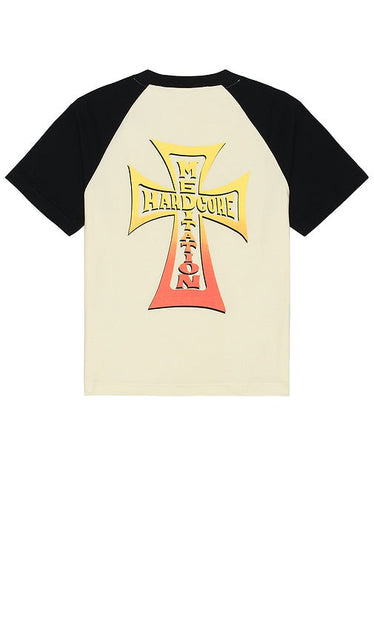 Jungles Hardcore Meditation Raglan Tee in Cream - T-shirt raglan de méditation hardcore Jungles en crème - Jungles Hardcore Meditation 奶油色插肩T恤 - Jungles Hardcore Meditation Raglan-T-Shirt in Creme - Jungles Hardcore Meditation 라글란 티셔츠 - Maglietta raglan Jungles Hardcore Meditation color crema