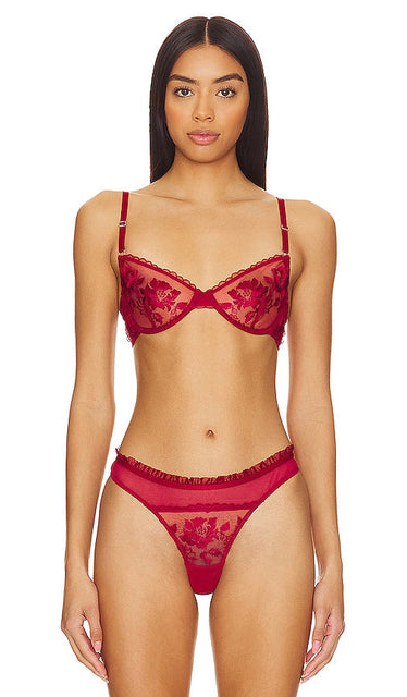 KAT THE LABEL Annabelle Bra in Red - KAT THE LABEL Soutien-gorge Annabelle en Rouge - KAT THE LABEL Annabelle 红色文胸 - KAT THE LABEL Annabelle BH in Rot - KAT THE LABEL 애너벨 브라레드 색상 - KAT THE LABEL Reggiseno Annabelle in rosso