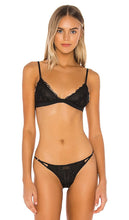 KAT THE LABEL Boston Bralette in Black - KAT THE LABEL Brassière Boston en Noir - KAT THE LABEL 黑色波士顿文胸 - KAT THE LABEL Boston Bralette in Schwarz - KAT THE LABEL 보스톤 브라렛 블랙 색상 - KAT THE LABEL Bralette Boston in nero