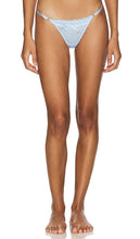 KAT THE LABEL Heather Thong in Baby Blue - KAT THE LABEL String chiné en bleu bébé - KAT THE LABEL Heather 淡蓝色丁字裤 - KAT THE LABEL Heather Tanga in Babyblau - KAT THE LABEL 헤더 끈팬티 - KAT THE LABEL Perizoma in erica in celeste