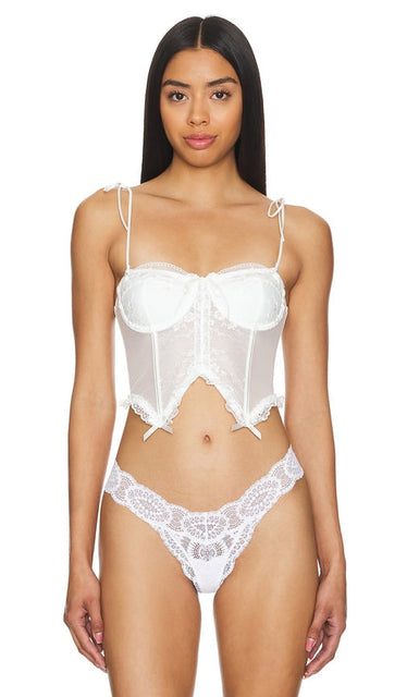 KAT THE LABEL Sofia Corset in White - KAT THE LABEL Corset Sofia en Blanc - KAT THE LABEL 白色索菲亚紧身胸衣 - KAT THE LABEL Sofia Korsett in Weiß - KAT THE LABEL 소피아 코르셋 화이트 색상 - KAT THE LABEL Sofia Corsetto in bianco