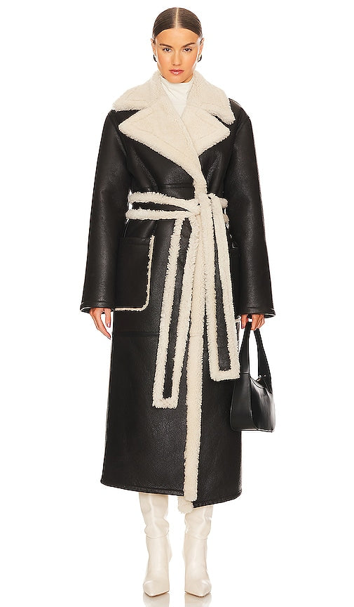 KULAKOVSKY Reversible Shearling Coat in Black - KULAKOVSKY Manteau réversible en peau de mouton en noir - KULAKOVSKY 黑色双面剪羊毛大衣 - KULAKOVSKY Wendemantel aus Lammfell in Schwarz - KULAKOVSKY 리버서블 시어링 코트블랙 색상 - Cappotto in shearling reversibile KULAKOVSKY in nero