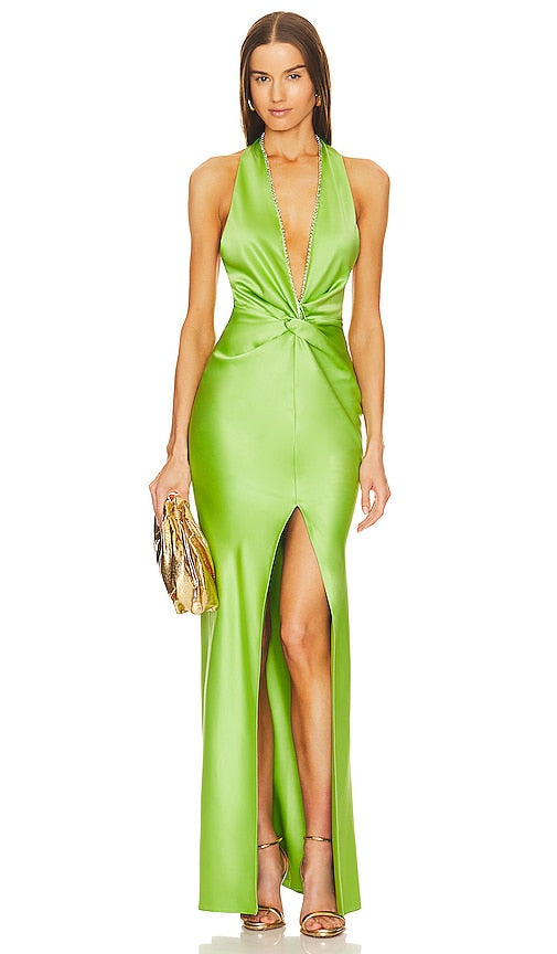 Khanums X Revolve Halter Gown With Slit in Green - Khanums X Revolve - Robe dos nu avec fente - Vert - Khanums X Revolve 绿色开衩挂脖礼服 - Khanums X Revolve Neckholder-Kleid mit Schlitz in Grün - Khanums X Revolve 홀터 가운 그린 색상 - Abito con scollo all'americana Khanums X Revolve con spacco in verde