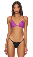 Kiki de Montparnasse Leche Moi Soft Bra in Purple - Kiki de Montparnasse Soutien-gorge doux Leche Moi en violet - Kiki de Montparnasse Leche Moi 紫色柔软文胸 - Kiki de Montparnasse Leche Moi Soft-BH in Lila - Kiki de Montparnasse Leche Moi 소프트 브라, 퍼플 - Reggiseno morbido Kiki de Montparnasse Leche Moi in viola