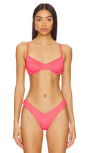 Kulani Kinis Ditzy Underwire Bikini Top in Fuchsia - Kulani Kinis - Haut de bikini à armatures ditzy en fuchsia - Kulani Kinis Ditzy 紫红色钢托比基尼上衣 - Kulani Kinis Ditzy Bügel-Bikinioberteil in Fuchsia - Kulani Kinis Ditzy 언더와이어 비키니 탑 - Top bikini con ferretto Kulani Kinis Ditzy in fucsia