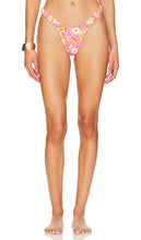 Kulani Kinis Retro Y Thong Bikini Bottom in Pink - Kulani Kinis - Bas de bikini string rétro en Y en rose - Kulani Kinis 复古 Y 丁字裤粉色比基尼泳裤 - Kulani Kinis Retro Y Tanga-Bikinihose in Rosa - Kulani Kinis Retro Y 끈 팬티 비키니 하의 핑크 색상 - Slip bikini perizoma retrò Kulani Kinis a Y in rosa