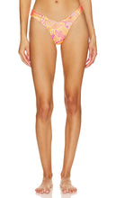 Kulani Kinis Y Cheeky Bikini Bottom in Orange - Bas de bikini Cheeky Kulani Kinis Y en orange - 橙色 Kulani Kinis Y Cheeky 比基尼泳裤 - Kulani Kinis Y Cheeky Bikinihose in Orange - Kulani Kinis Y 치키 비키니 하의 오렌지 색상 - Slip bikini Kulani Kinis Y Cheeky in arancione