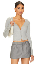 LA Made Sweet V Cardi in Grey - LA Made Sweet V Cardi en gris - LA Made Sweet V 灰色开衫 - LA Made Sweet V Cardi in Grau - LA Made Sweet V 카디 그레이 색상 - Dolce V Cardi LA Made in grigio