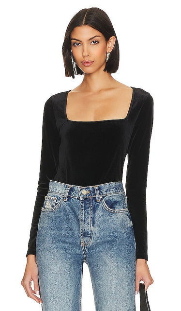 L'AGENCE Kinley Square Neck Top in Black - L'AGENCE Haut Kinley à col carré en noir - L'AGENCE Kinley 黑色方领上衣 - L'AGENCE Kinley Top mit quadratischem Ausschnitt in Schwarz - L'AGENCE Kinley 스퀘어 넥 탑블랙 색상 - Top L'AGENCE Kinley con scollo quadrato in nero