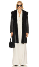 LAMARQUE Abigail Coat in Black - LAMARQUE Manteau Abigail en Noir - LAMARQUE Abigail 黑色大衣 - LAMARQUE Abigail Mantel in Schwarz - LAMARQUE 아비게일 코트블랙 색상 - Cappotto Abigail LAMARQUE in nero