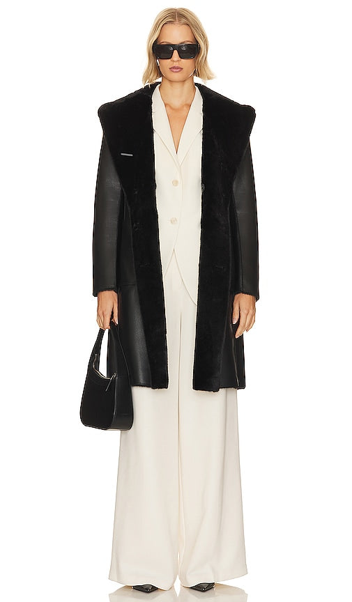 LAMARQUE Abigail Coat in Black - LAMARQUE Manteau Abigail en Noir - LAMARQUE Abigail 黑色大衣 - LAMARQUE Abigail Mantel in Schwarz - LAMARQUE 아비게일 코트블랙 색상 - Cappotto Abigail LAMARQUE in nero