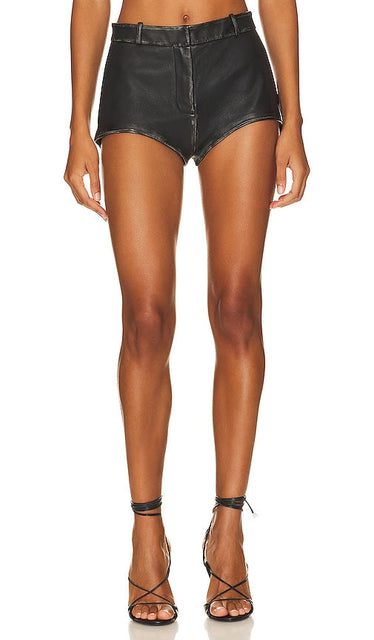 LAMARQUE Annaise Short in Black - LAMARQUE Short Annaise en Noir - LAMARQUE Annaise 黑色短裤 - LAMARQUE Annaise Short in Schwarz - LAMARQUE Annise 쇼츠 - Pantaloncini LAMARQUE Annaise in nero