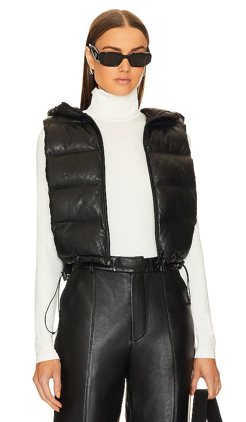 LAMARQUE Delma Puffer Vest in Black - LAMARQUE Doudoune Delma en Noir - 黑色 LAMARQUE Delma 羽绒马甲 - LAMARQUE Delma Pufferweste in Schwarz - LAMARQUE 델마 퍼퍼 베스트블랙 색상 - Gilet imbottito LAMARQUE Delma in nero