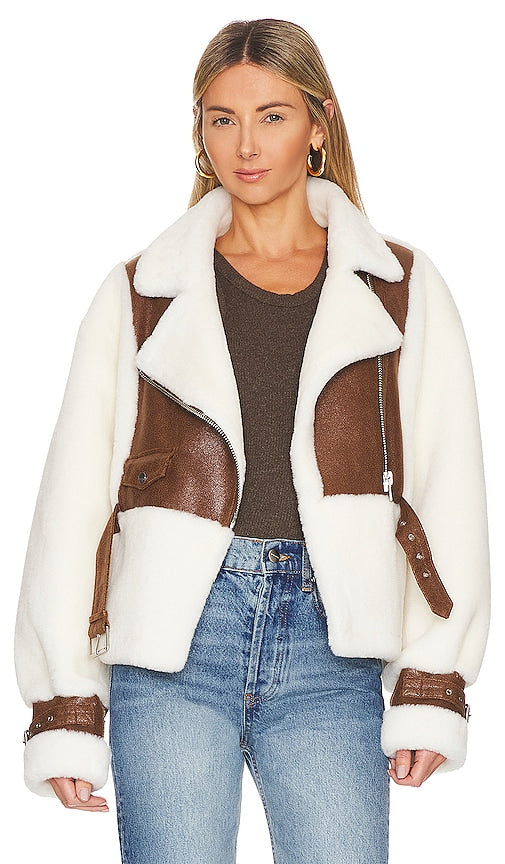 LAMARQUE Elody Jacket in Ivory - LAMARQUE Veste Elody en Ivoire - LAMARQUE Elody 象牙色夹克 - LAMARQUE Elody Jacke in Elfenbein - LAMARQUE 엘로디 재킷 아이보리 색상 - Giacca LAMARQUE Elody in avorio