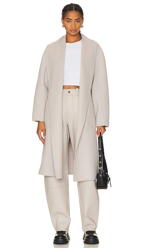 LAMARQUE Thara Coat in Light Grey - LAMARQUE Manteau Thara en Gris Clair - 浅灰色 LAMARQUE Thara 外套 - LAMARQUE Thara Mantel in Hellgrau - LAMARQUE Thara 코트라이트 그레이 색상 - Cappotto LAMARQUE Thara in grigio chiaro