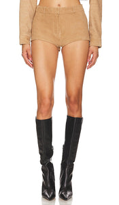LAMARQUE x REVOLVE Annaise Shorts in Brown - LAMARQUE x REVOLVE Short Annaise en Marron - LAMARQUE x REVOLVE Annaise 棕色短裤 - LAMARQUE x REVOLVE Annaise Shorts in Braun - LAMARQUE x REVOLVE Annaise 반바지 브라운 색상 - Pantaloncini LAMARQUE x REVOLVE Annaise in marrone