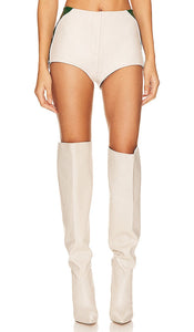 LAMARQUE x REVOLVE Varsity Short in Ivory - Short universitaire LAMARQUE x REVOLVE en ivoire - LAMARQUE x REVOLVE 象牙色大学短裤 - LAMARQUE x REVOLVE Varsity Short in Elfenbein - LAMARQUE x REVOLVE 바시티 쇼츠 in Ivory - Pantaloncini college LAMARQUE x REVOLVE in avorio