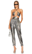 L'Academie Blair Jumpsuit in Metallic Silver - L'Academie Blair Combinaison en Argent Métallisé - L'Academie Blair 金属银连身裤 - L'Academie Blair Overall in Metallic-Silber - L'Academie Blair 점프수트 - Tuta L'Academie Blair in argento metallizzato