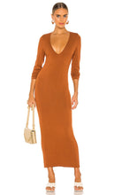 L'Academie Deena Maxi Dress in Brown - L'Academie - Robe longue Deena en marron - L'Academie Deena 棕色长裙 - L'Academie Deena Maxikleid in Braun - L'Academie Deena 맥시 드레스 브라운 색상 - Abito lungo L'Academie Deena in marrone