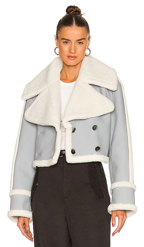 L'Academie Elijah Jacket in Grey - Veste Elijah de L'Académie en Gris - L'Academie Elijah 灰色夹克 - L'Academie Elijah Jacke in Grau - L'Academie Elijah 자켓 그레이 색상 - Giacca L'Academie Elijah in grigio