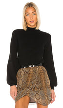 L'Academie Fable Sweater in Black - Pull L'Académie Fable en Noir - L'Academie 寓言黑色毛衣 - L'Academie Fable Pullover in Schwarz - L'Academie Fable 스웨터블랙 색상 - Maglione L'Academie Fable in nero