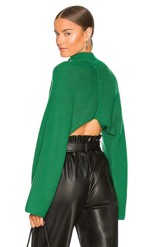 L'Academie Isolde Mock Neck Sweater in Green - L'Académie Isolde - Pull à col montant en vert - L'Academie Isolde 绿色小高领毛衣 - L'Academie Isolde Stehkragenpullover in Grün - L'Academie Isolde 모크넥 스웨터 그린 색상 - Maglione a collo alto L'Academie Isolde in verde