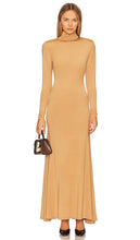 L'Academie Kyma Maxi Dress in Taupe - Robe longue Kyma de L'Academie en taupe - L'Academie Kyma 灰褐色长连衣裙 - L'Academie Kyma Maxikleid in Taupe - L'Academie Kyma 맥시 드레스 - Abito lungo L'Academie Kyma color talpa