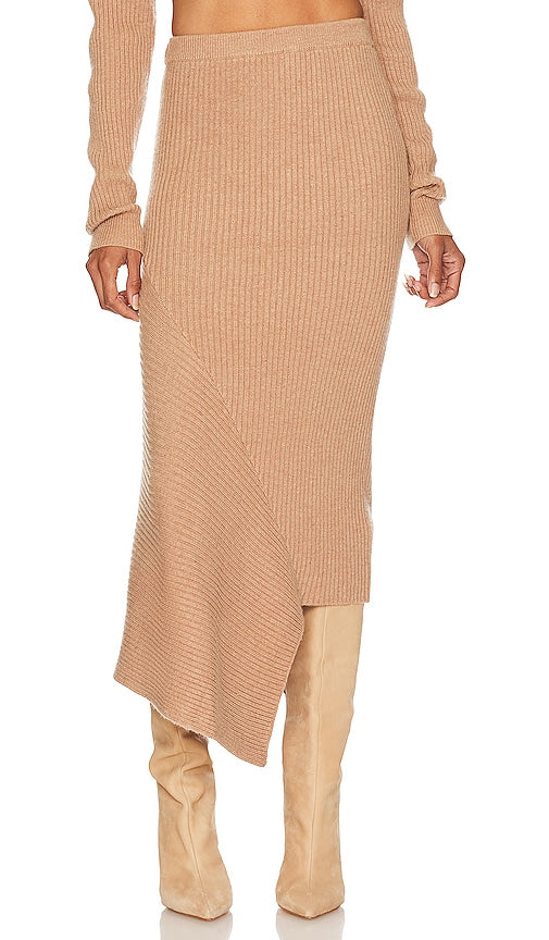 L'Academie Leola Knit Midi Skirt in Tan - L'Academie Jupe mi-longue en tricot Leola en beige - L'Academie Leola 棕褐色针织中长半身裙 - L'Academie Leola Strick-Midirock in Hellbraun - L'Academie 레오라 니트 미디 스커트 - Gonna longuette in maglia L'Academie Leola color marrone chiaro
