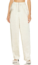 L'Academie Sadia Pant in Ivory - Pantalon Sadia L'Académie en Ivoire - L'Academie Sadia 象牙色长裤 - L'Academie Sadia Hose in Elfenbein - L'Academie Sadia 팬츠 - Pantaloni L'Academie Sadia in avorio