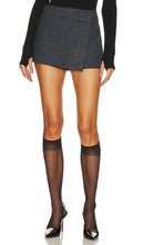 L'Academie Sloan Skort in Grey - Jupe-short Sloan de L'Academie en gris - L'Academie Sloan 灰色裙裤 - L'Academie Sloan Skort in Grau - L'Academie Sloan Skort 그레이 색상 - Gonna pantalone L'Academie Sloan in grigio