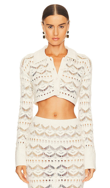 L'Academie Talmai Pointelle Cropped Cardigan in Ivory - L'Academie Talmai Pointelle Cardigan court en ivoire - L'Academie Talmai Pointelle 象牙色短款开衫 - L'Academie Talmai Pointelle Kurzstrickjacke in Elfenbein - L'Academie Talmai Pointelle 크롭 가디건 아이보리 색상 - Cardigan corto L'Academie Talmai Pointelle in avorio