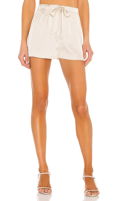 L'Academie The Chantal Short in Ivory - L'Académie Le Short Chantal en Ivoire - L'Academie 象牙色 Chantal 短裤 - L'Academie The Chantal Short in Elfenbein - L'Academie 아이보리 샹탈 쇼츠 - L'Academie Il corto Chantal in avorio