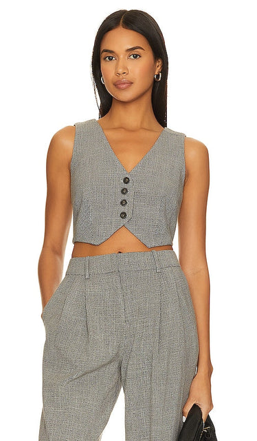 L'Academie The Shrunken Vest in Grey - L'Academie Le gilet rétréci en gris - L'Academie 灰色缩小背心 - L'Academie Die geschrumpfte Weste in Grau - L'Academie 슈렁큰 베스트 그레이 색상 - L'Academie Il gilet rimpicciolito in grigio