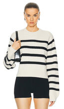 L'Academie by Marianna Brial Striped Sweater in Cream - L'Academie by Marianna Brial Pull rayé en crème - L'Academie by Marianna Brial 奶油色条纹毛衣 - Gestreifter Pullover von L'Academie by Marianna Brial in Creme - L'Academie by Marianna Brial 스트라이프 스웨터 - Maglione a righe L'Academie di Marianna Brial color crema