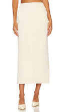 L'Academie x Marianna Dionira Maxi Skirt in Beige - Jupe longue L'Academie x Marianna Dionira en beige - L'Academie x Marianna Dionira 米色长裙 - L'Academie x Marianna Dionira Maxirock in Beige - L'Academie x Marianna Dionira 맥시 스커트 베이지 색상 - Gonna lunga L'Academie x Marianna Dionira in beige