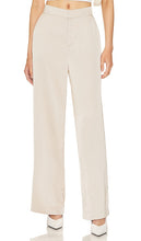 LBLC The Label Gia Wide Leg Plant in Tan - LBLC The Label Gia Plante à pattes larges en beige - LBLC 标签 Gia 棕褐色宽腿植物 - LBLC The Label Gia Wide Leg Plant in Hellbraun - LBLC The Label Gia 와이드 레그 플랜트(Tan) - LBLC L'etichetta Gia Wide Leg Plant in marrone chiaro