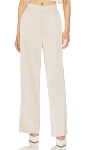 LBLC The Label Gia Wide Leg Plant in Tan - LBLC The Label Gia Plante à pattes larges en beige - LBLC 标签 Gia 棕褐色宽腿植物 - LBLC The Label Gia Wide Leg Plant in Hellbraun - LBLC The Label Gia 와이드 레그 플랜트(Tan) - LBLC L'etichetta Gia Wide Leg Plant in marrone chiaro