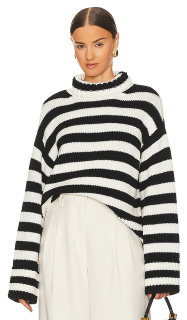 L'Academie Stellan Striped Sweater in White - L'Academie Stellan Pull rayé en blanc - L'Academie Stellan 白色条纹毛衣 - L'Academie Stellan Gestreifter Pullover in Weiß - L'Academie Stellan 스트라이프 스웨터화이트 색상 - Maglione a righe L'Academie Stellan in bianco