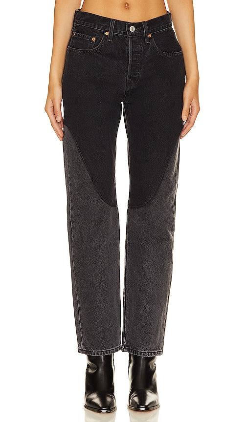 LEVI'S 501 Original Chaps in Black - Mini-chaps LEVI'S 501 Original en noir - LEVI'S 501 原创黑色皮裤 - LEVI'S 501 Original Chaps in Schwarz - LEVI'S 501 오리지널 챕스 블랙 색상 - Ghette originali LEVI'S 501 in nero