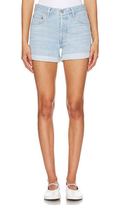 LEVI'S 501 Rolled Short in Blue - Short roulé LEVI'S 501 en bleu - LEVI'S 501 蓝色卷边短裤 - LEVI'S 501 Rolled Short in Blau - LEVI'S 501 롤 쇼트 블루 색상 - LEVI'S 501 corto arrotolato in blu